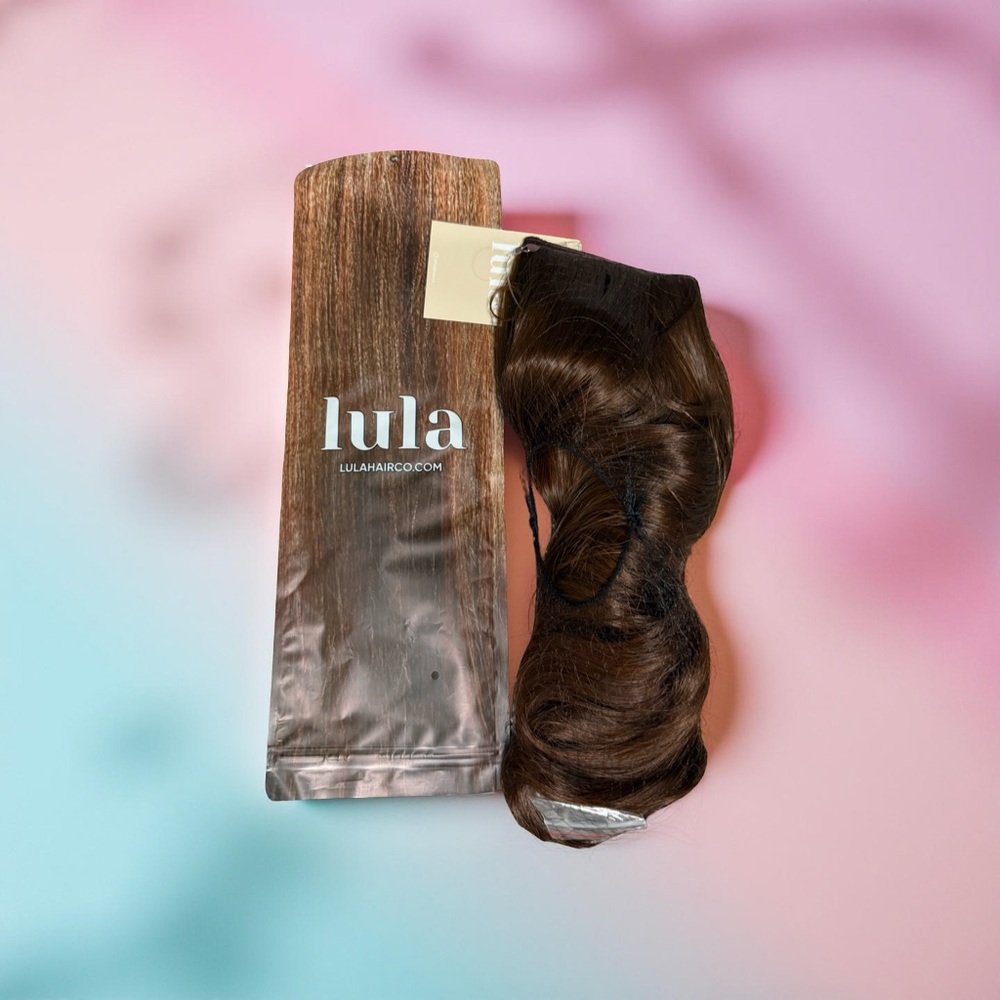 Lustrous Brown Wavy Hair Extension
